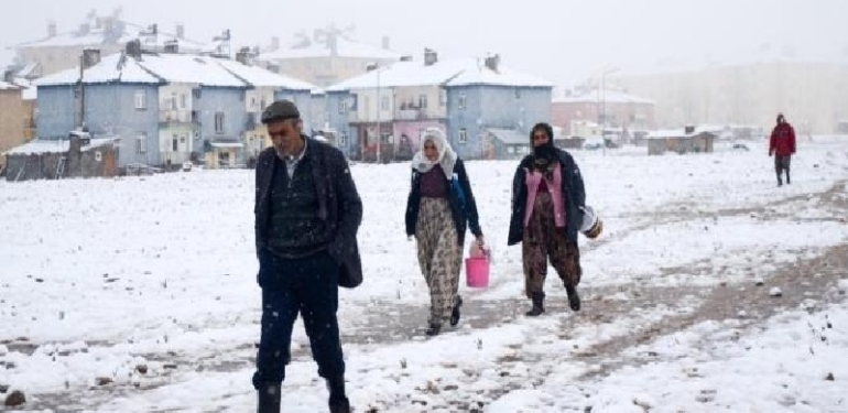 Dersim Ovacık’ta kar süprizi