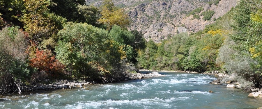 2884615-munzur-suyu