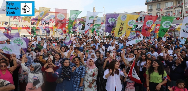 Seçim Sadece “Erkeklerin İşi” Değil, Kadınlar Var