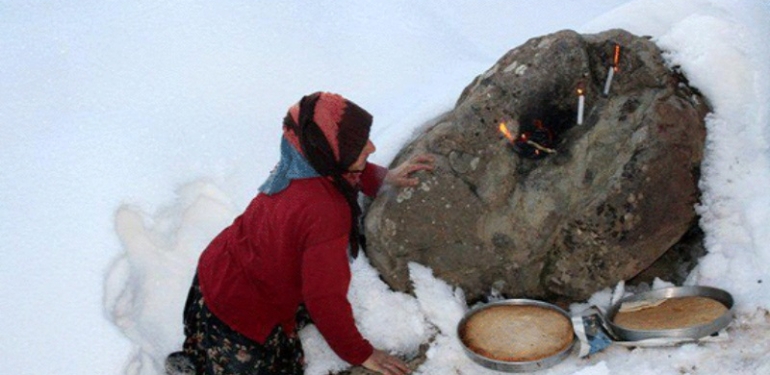 ADET Û TOREYÊ ROCÊ XIZIRÎ