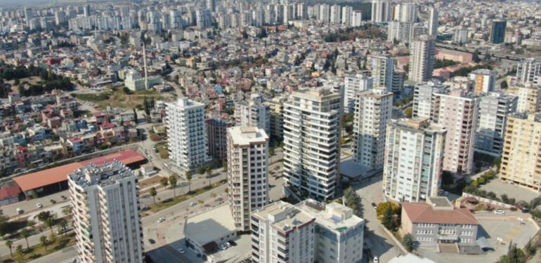Adana’da hasar görmeyen dairelerin fiyatı uçuşa geçti