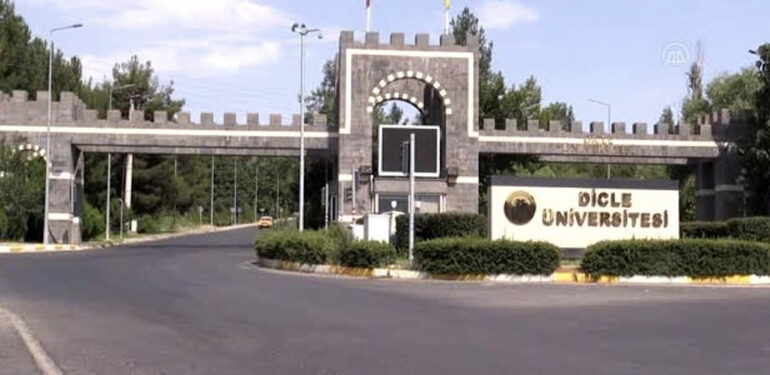 Dicle Üniversitesi rektörlük binası boşaltıldı! Detaylı incelenecek