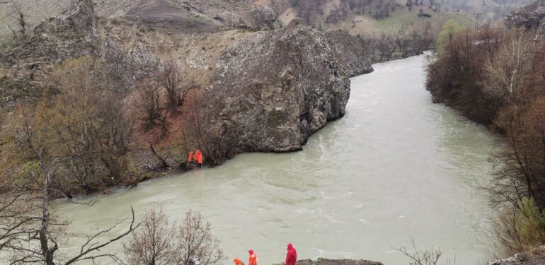 Azat, Mehmet Can ve Baran hala bulunamadı: 1000 kişi Munzur’da üç genci arıyor