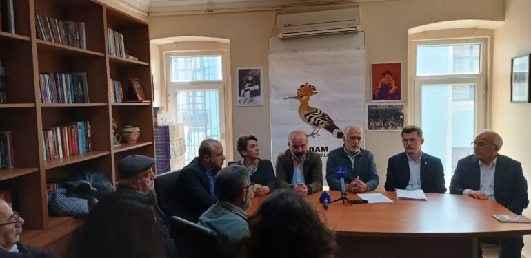 Hapis cezası nedeniyle Almanya’ya dönemeyen ve 1.5 milyon lira teminat istenen Ali Baran: Bir sazım var bir de sesim