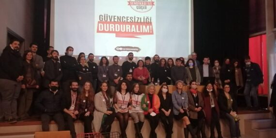 Özel sektörde kadın öğretmen olmak: Evlenmeme, çocuk yapmama, alımlı olma baskısıyla çalıştırılıyoruz
