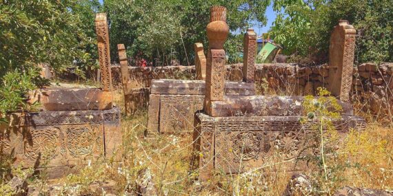Kızılbaş Kürt inancında mezar taşları kültürü üzerine-1