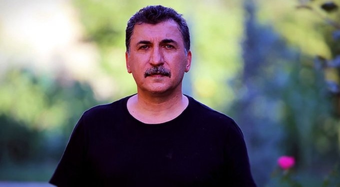 Dersimli sanatçı Ferhat Tunç hakkında kırmızı bülten talebi