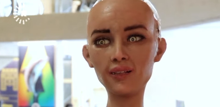 Robot Sophia’ya Kürtler soruldu: Güçlüler, direnişçiler ve kendi hakları için savaşmaya hazır bir millet olduklarını biliyorum