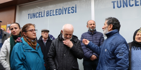 Dersim’de çöp kamyonundan düşen belediye işçisinin beyin ölümü gerçekleşti: Aile belediye yönetimini suçluyor