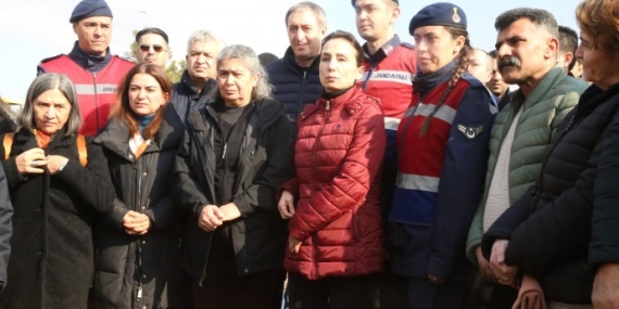 Dersim eski Belediye Eş Başkanı Nurhayat Altun ağabeyinin cenazesine katıldı
