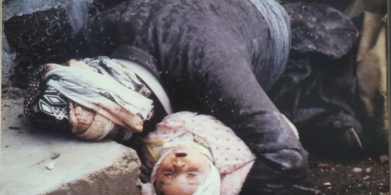 O fotoğrafı çeken gazetecinin kaleminden 36 yıl önce Halepçe: Çocuklar oynarken yakalandılar zehirli ölüme