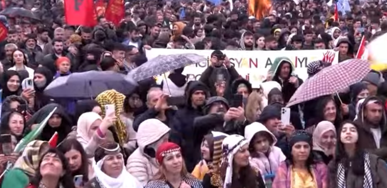 2024’ün ilk Newroz ateşi Karakoçan’dan yükseldi