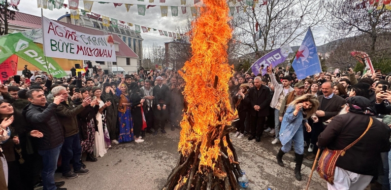 Dersim’de coşkulu Newroz: Modern Yezidlere karşı Dersim İttifakı