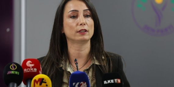 DEM Parti Eş Genel Başkanı Hatimoğulları: Bayrak indirdiler söylemi yalan, bizim sembollerle sorunumuz yok