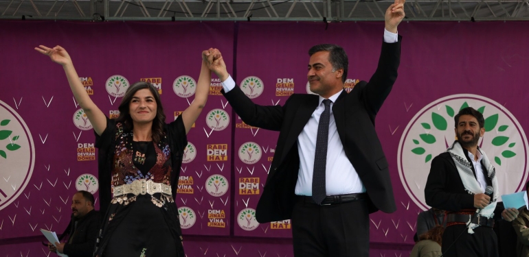 DEM Parti Van’da 14’te 14 yaptı: Bütün belediyeler DEM Parti’de