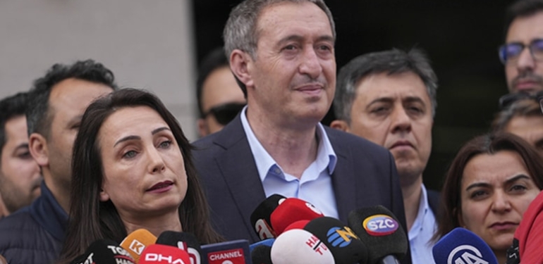 DEM’den Arvas’a çağrı: Onurunla gezmek istiyorsan o mazbatayı kabul etme