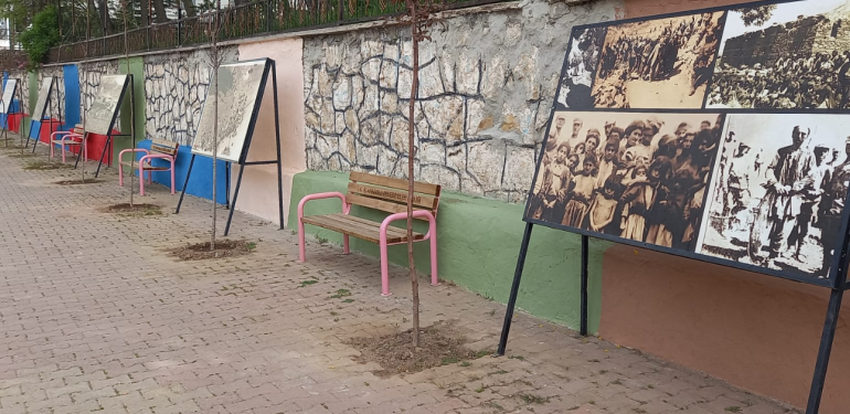 Hozat Kaymakamlığı, Dersim 38 Duvarı’ndaki katliam fotoğraflarını kaldırdı