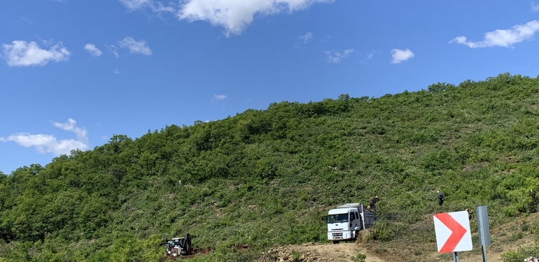 Hozat-Çiçekli yolundaki orman kıyımı protesto edildi