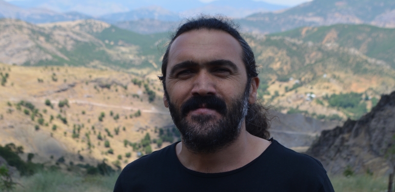 Düzgün Baba Cemevi Başkanı Sinan Kırmızıçiçek’e verilen hapis cezası TBMM gündeminde