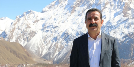 FETÖ’cü savcı ve tanıklıktan çekilen gizli tanığa rağmen Hakkari Belediye Eş Başkanı Akış’a 19 yıl 6 ay hapis cezası