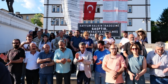 Dersim’de kayyum nöbeti: Geçmişte de diz çökmedik, bugün de diz çökmeyeceğiz