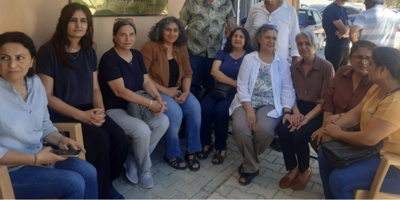 Gültan Kışanak, tutukluyken kaybettiği yakınları için köyünde lokma dağıttı