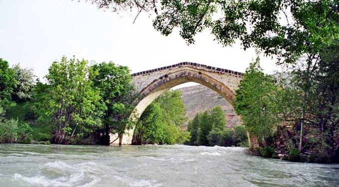 Dersim’de siyasi partiler ve dernekler, Tağar Çayı’na yapılmak istenen HES’e karşı güçlerini birleştirdi: Kaçak HES derhal durdurulmalıdır