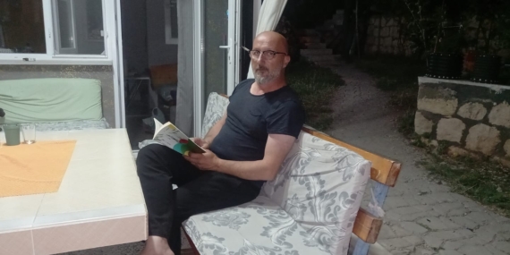 “Hikayeniz, hatırladığınız yerden başlar”