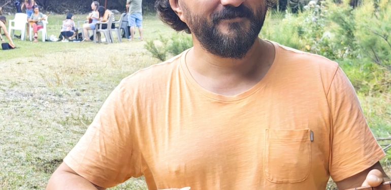 Kadim kılamlar Munzur’la buluştu: Cemil Qoçgîrî’den Ovacık’ta müzik atölyesi