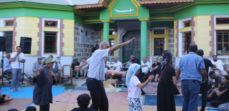 Kureyşan Ocağı’nda iki dilli cem yapıldı