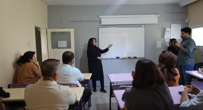 MED-DER’de Kirmançkî atölye: Dilimizi konuşarak saldırılara cevap olacağız