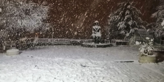 Dersim’de yılın ilk karı: Okullar bir günlüğüne tatil edildi