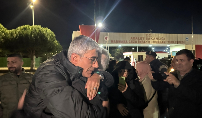 İlhan Sami Çomak: Güzelliklerle uğraşmamız gerekiyor