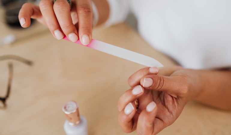 ✂️ Tırnak Törpüleme Rehberi: Sağlıklı ve Şık Tırnaklar İçin Adım Adım İpuçları