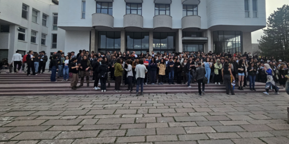 ODTÜ’de Öğrencilerden Rektörlük Önünde Protesto: “Mücadelemiz Devam Edecek”