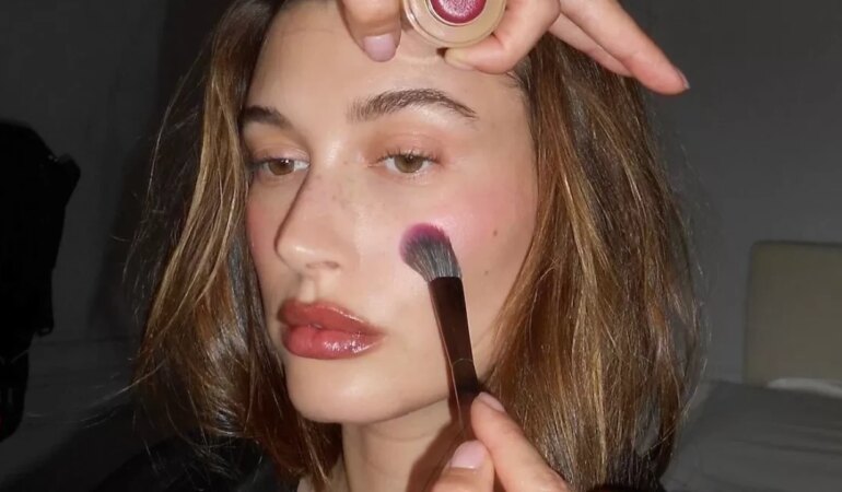 Fondötenin ciltte pürüzsüz durması için ne yapılmalı?