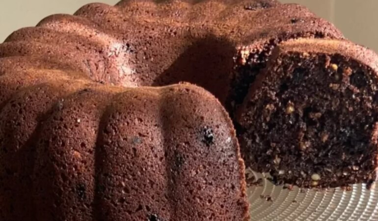 Yumuşacık ve asla yapışmayan kek nasıl yapılır?