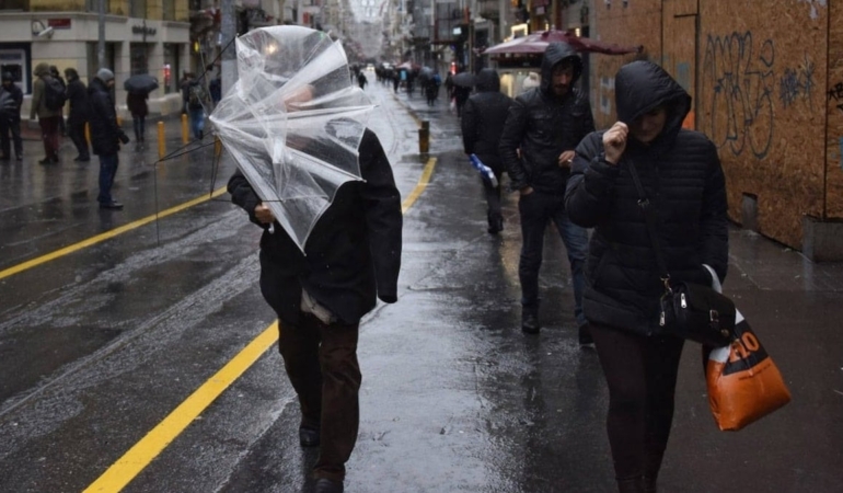 İstanbullular dikkat! AKOM uyardı: Fırtına geliyor