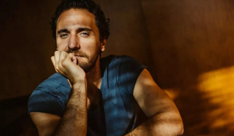 Fırat Çelik kimdir?