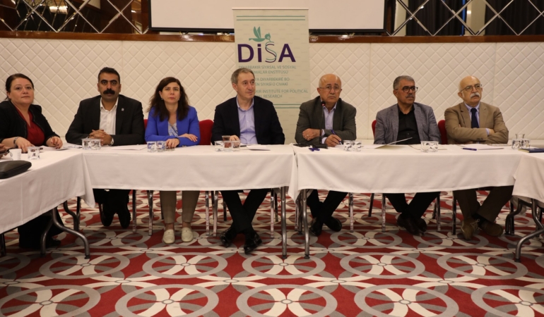 Bakırhan: Türkiye’nin Çözüm Yeri Amed’dir, Gözlemci 85 Milyondur