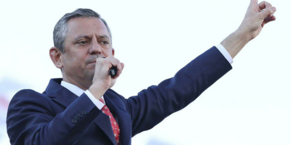 Ankara’da CHP’liler polis barikatını yıktı, Anıtkabir’e yürüdü