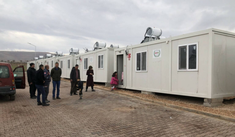 Elazığ’da Konteyner Kent Boşaltılıyor: Bizi Nereye Gönderiyorsunuz?