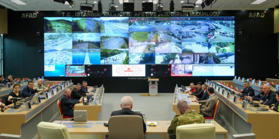 İstanbul depremi: Panik sebebiyle yüksekten atlayan 151 kişi yaralandı