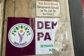 seyhan-da-dem-parti-binasina-saldiri.png