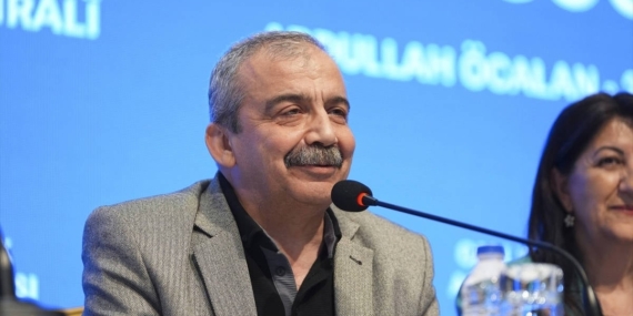 Ertuğrul Kürkçü, Sırrı Süreyya Önder’i yazdı: Şimdi bir başyapıt meydana getirme işi Sırrı’nın hekimlerinde