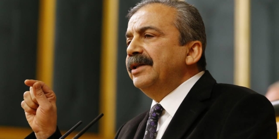 Sırrı Süreyya Önder Yoğun Bakımda: Hayati Tehlikesi Sürüyor