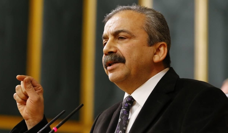 Sırrı Süreyya Önder Yoğun Bakımda: Hayati Tehlikesi Sürüyor