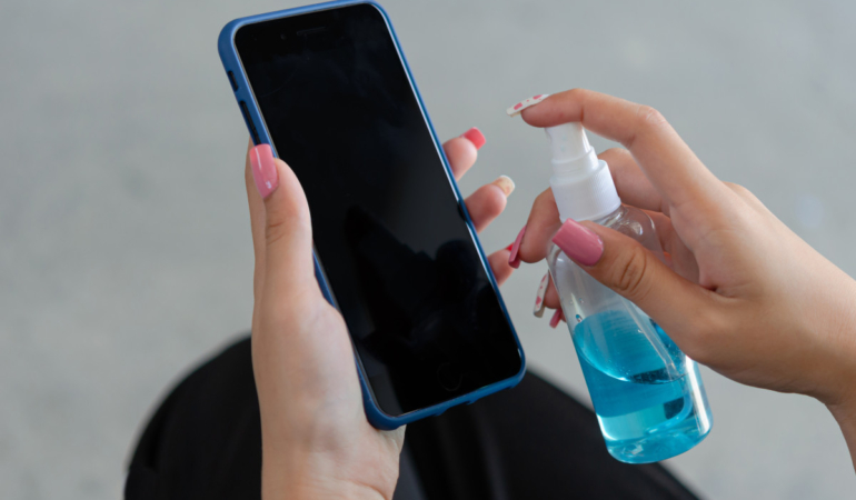 Telefon Hoparlörü Nasıl Temizlenir?