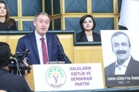 1747681950_tuncer-bakirhan-silahlar-sussun-siyaset-konussun.png