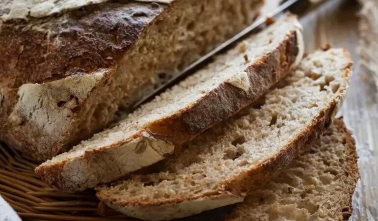 Ekşi mayalı ekmek kaç kalori?
